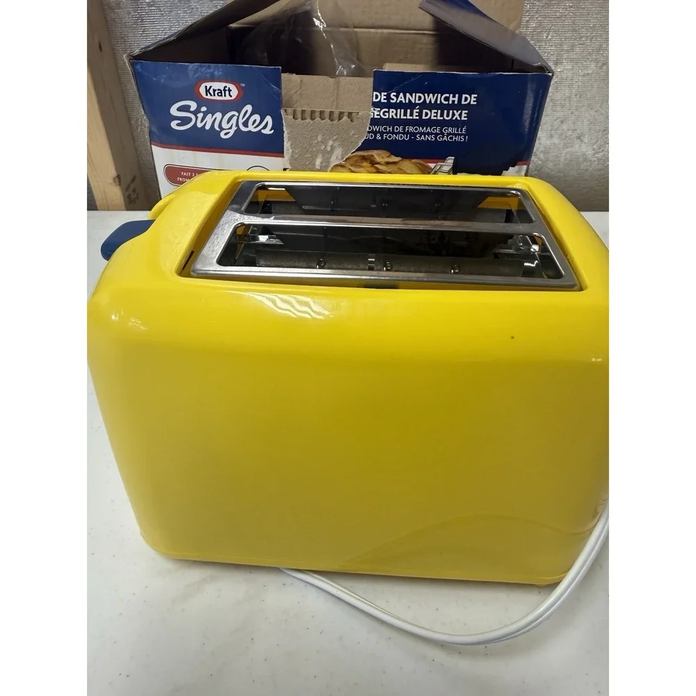 Nostalgia Kraft Singles Deluxe Grilled Cheese Sandwich Toaster Yellow NOB